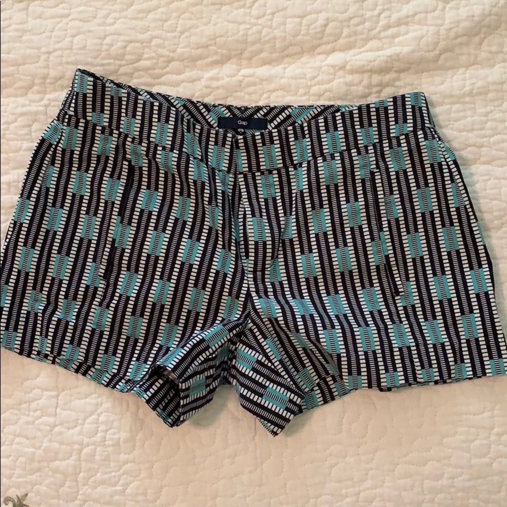 GAP Tailored Print Short 3”